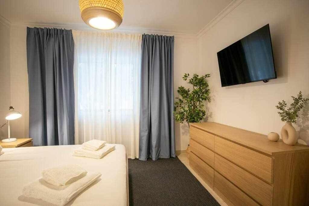 Modern 3Br Apt W/ Lg Terrace, Bbq, Ac & Parking Tavira Exterior foto