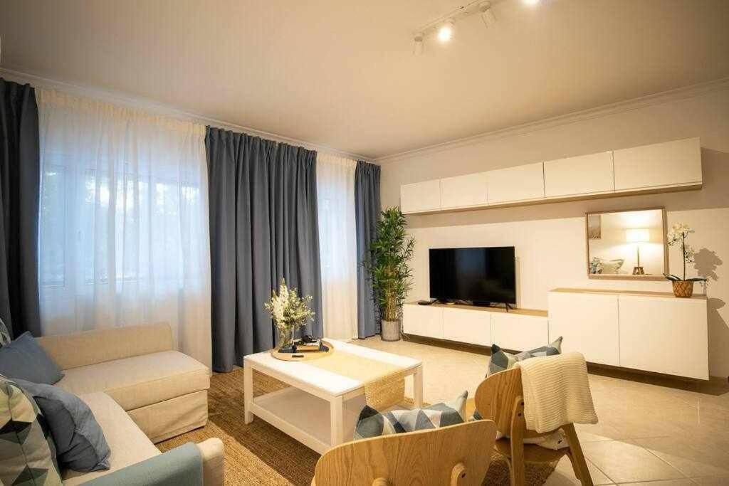 Modern 3Br Apt W/ Lg Terrace, Bbq, Ac & Parking Tavira Exterior foto